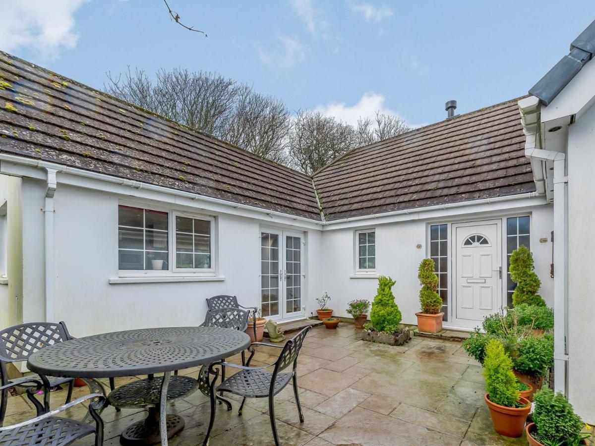 Villa Pixie Grove Penally Exterior foto